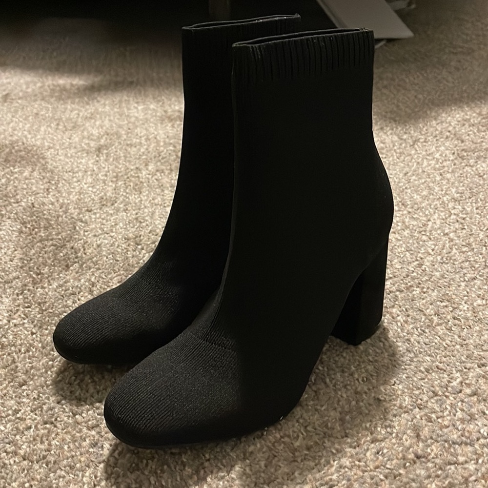 Knit boot